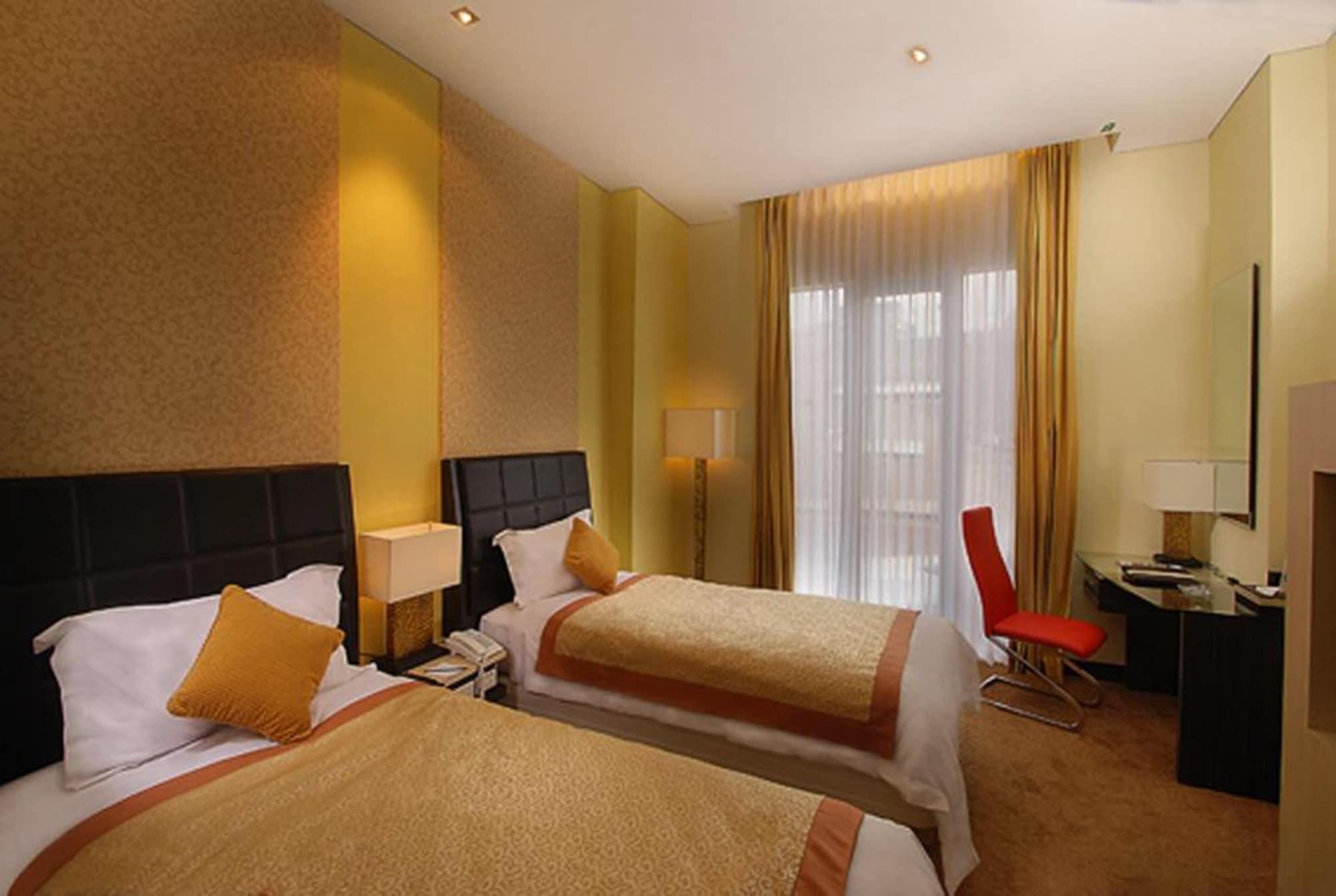Golden Flower By Kagum Hotels Bandung Exterior photo