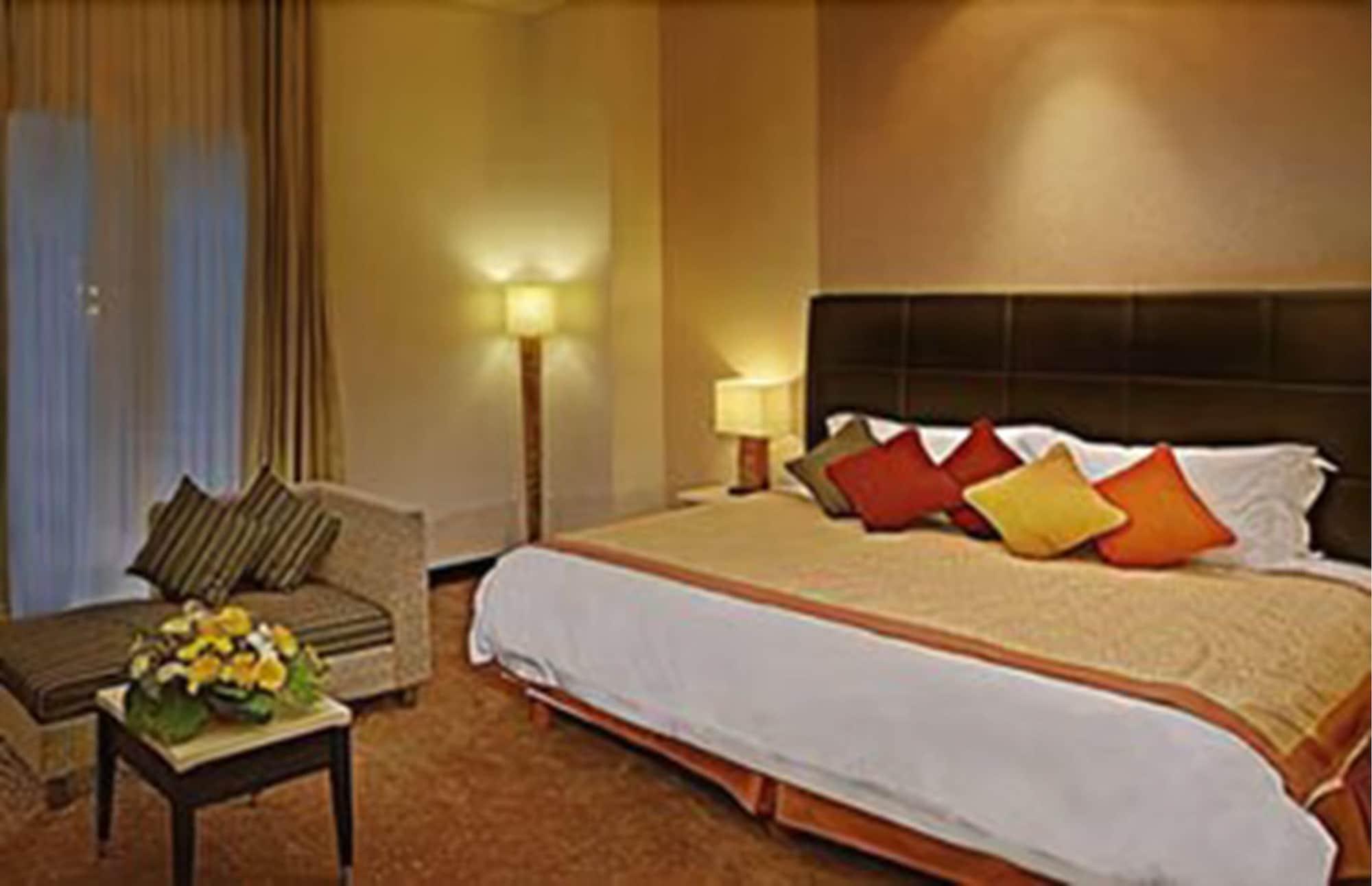 Golden Flower By Kagum Hotels Bandung Exterior photo
