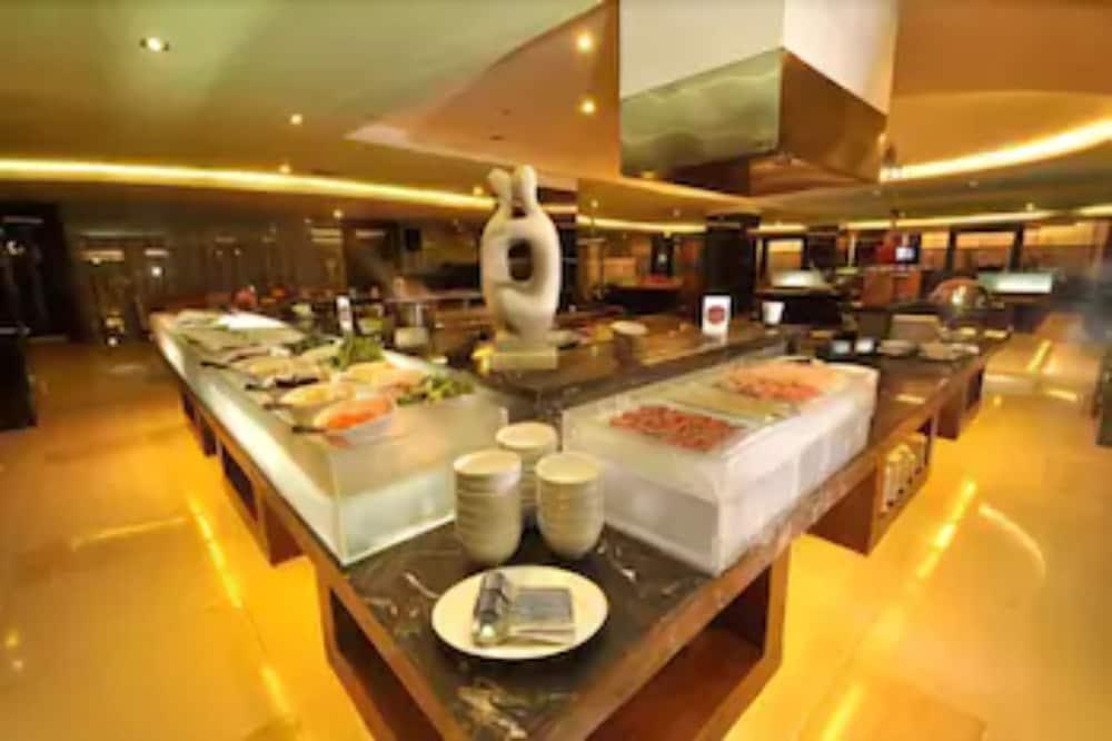 Golden Flower By Kagum Hotels Bandung Exterior photo