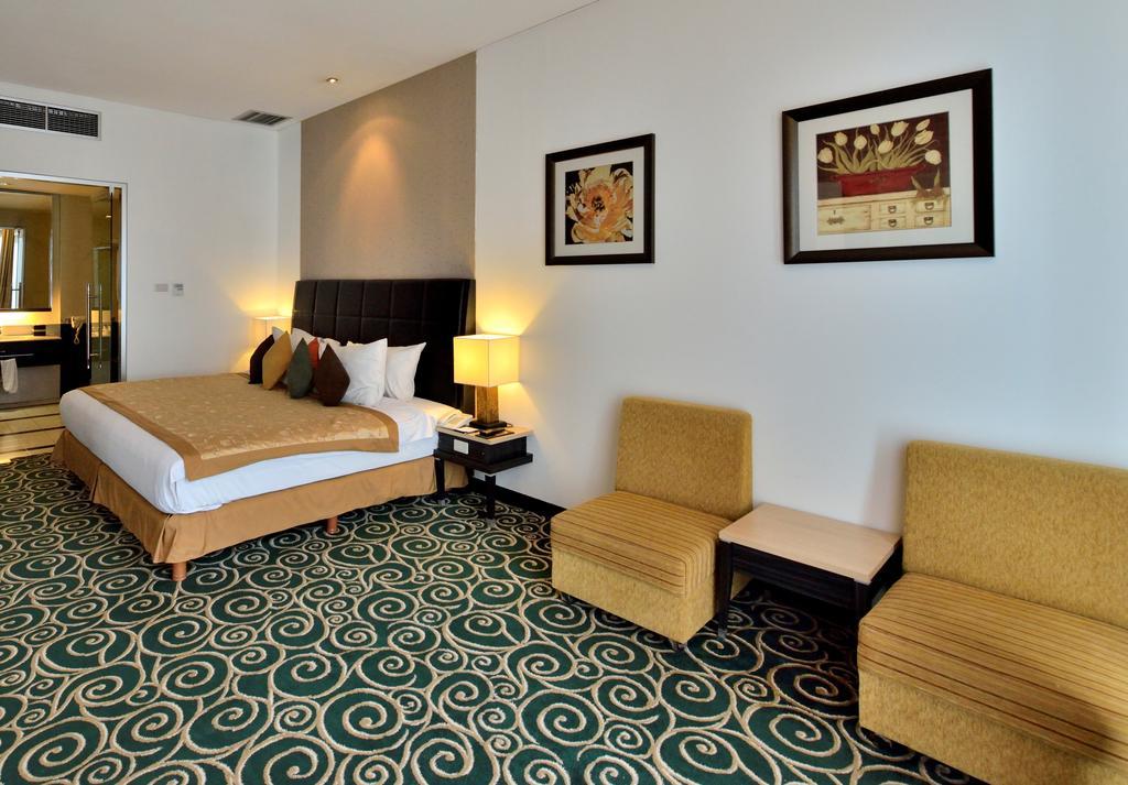 Golden Flower By Kagum Hotels Bandung Exterior photo