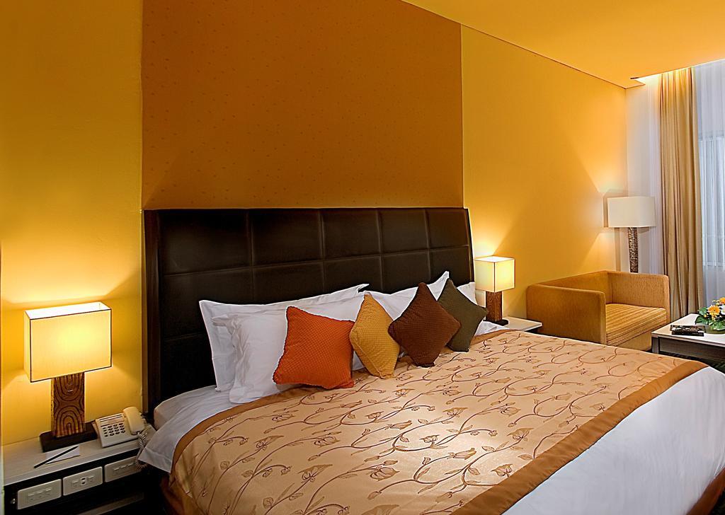 Golden Flower By Kagum Hotels Bandung Exterior photo