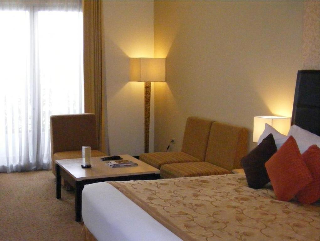 Golden Flower By Kagum Hotels Bandung Exterior photo