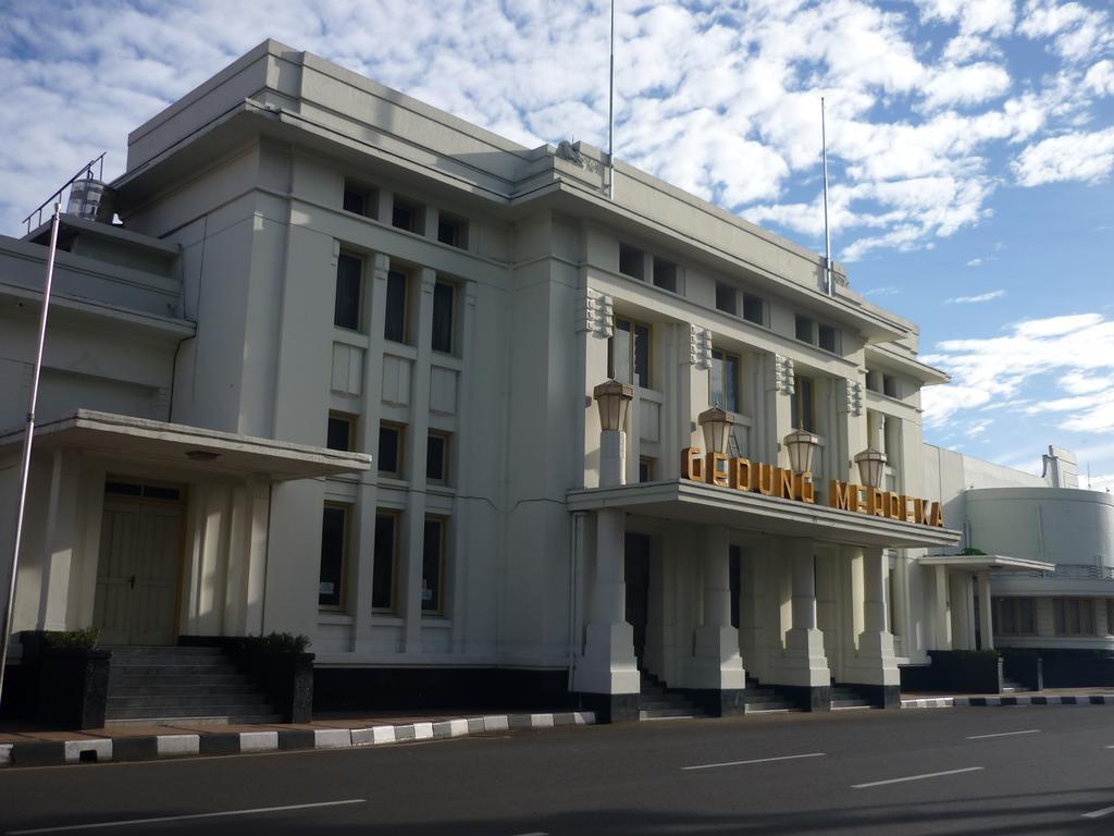 Golden Flower By Kagum Hotels Bandung Exterior photo