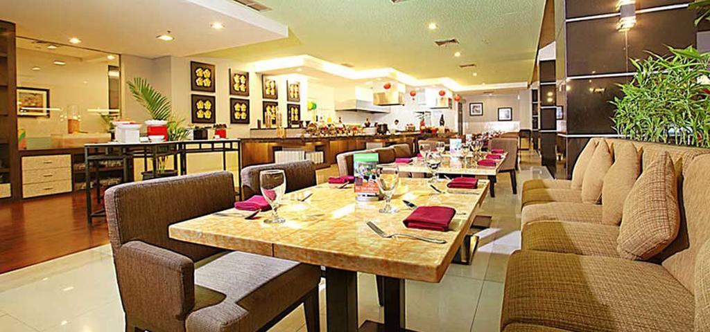 Golden Flower By Kagum Hotels Bandung Exterior photo