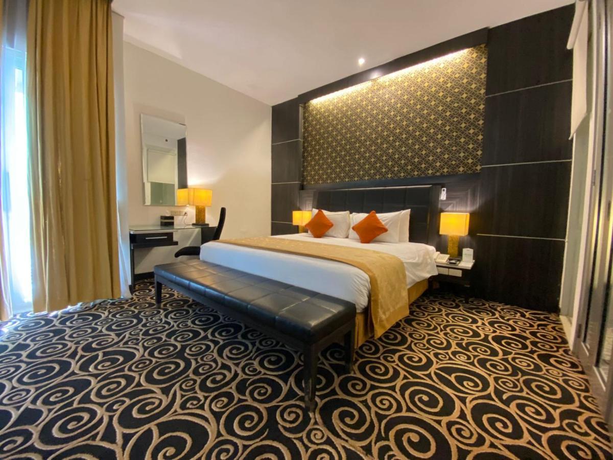 Golden Flower By Kagum Hotels Bandung Exterior photo