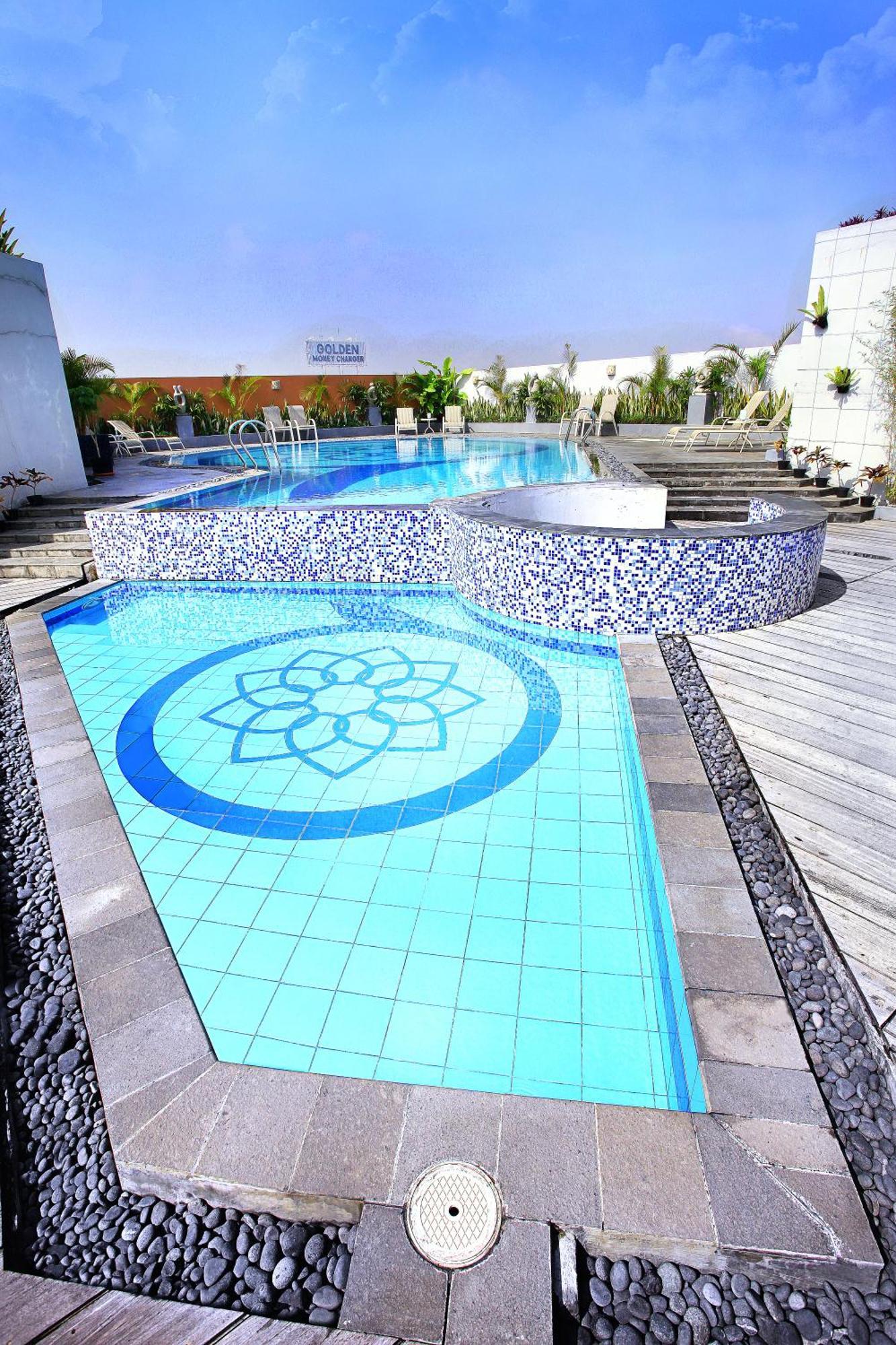 Golden Flower By Kagum Hotels Bandung Exterior photo
