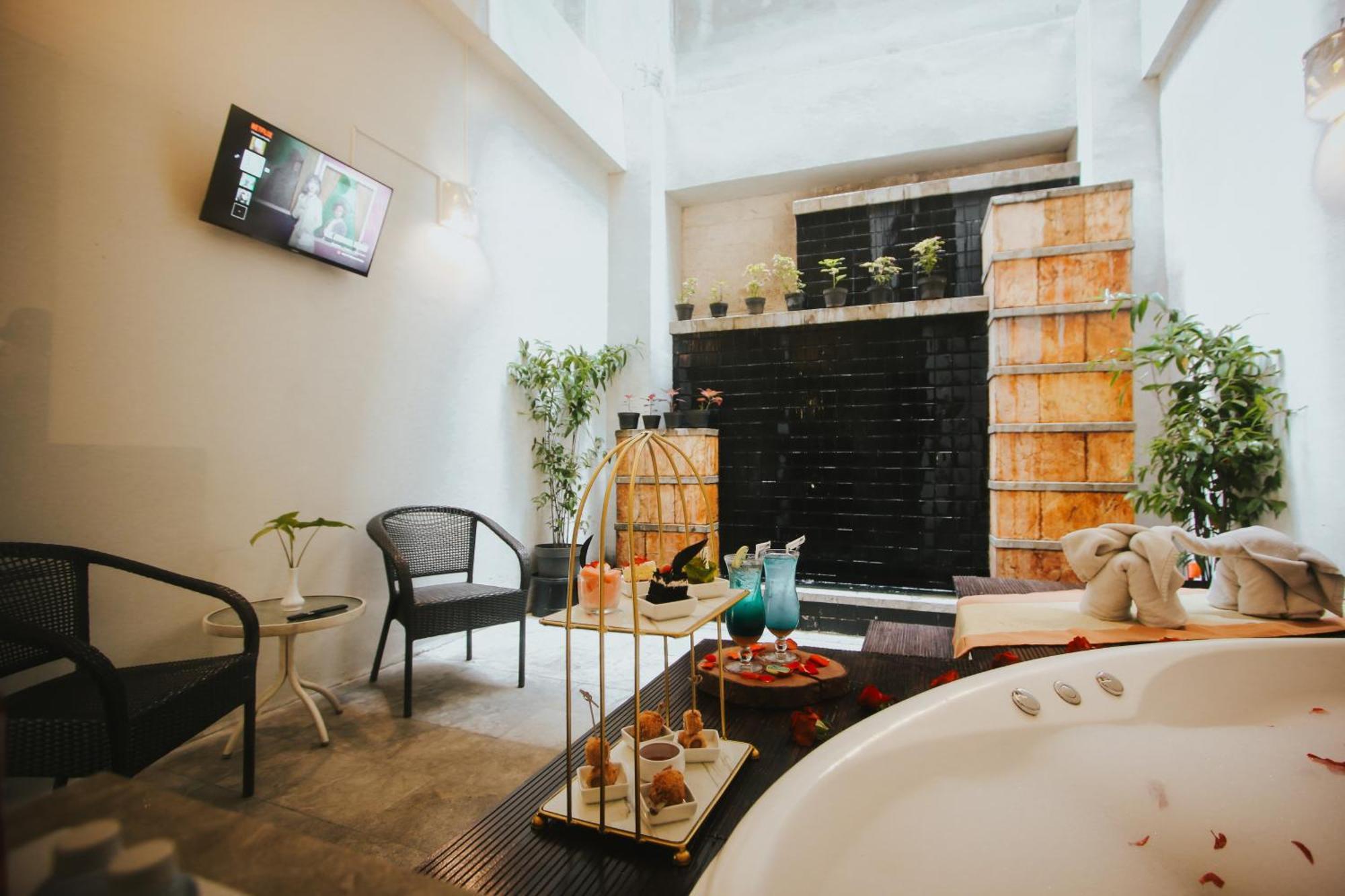 Golden Flower By Kagum Hotels Bandung Exterior photo