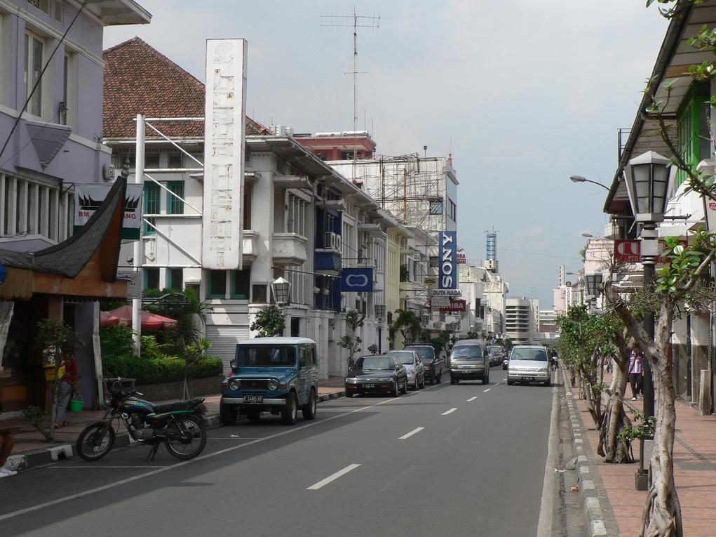 Golden Flower By Kagum Hotels Bandung Exterior photo
